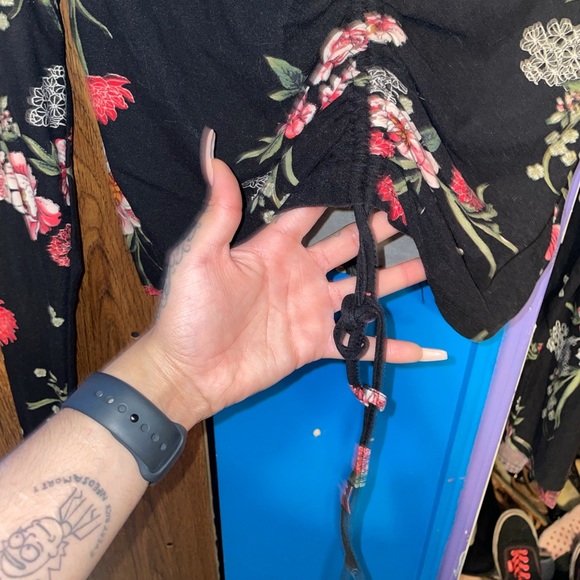 Top - Picture 2 of 6